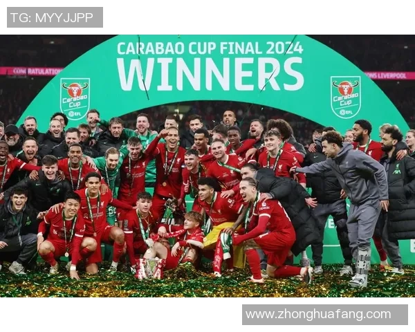 利物浦赛场突发小插曲裁判果断处理避免事态升级